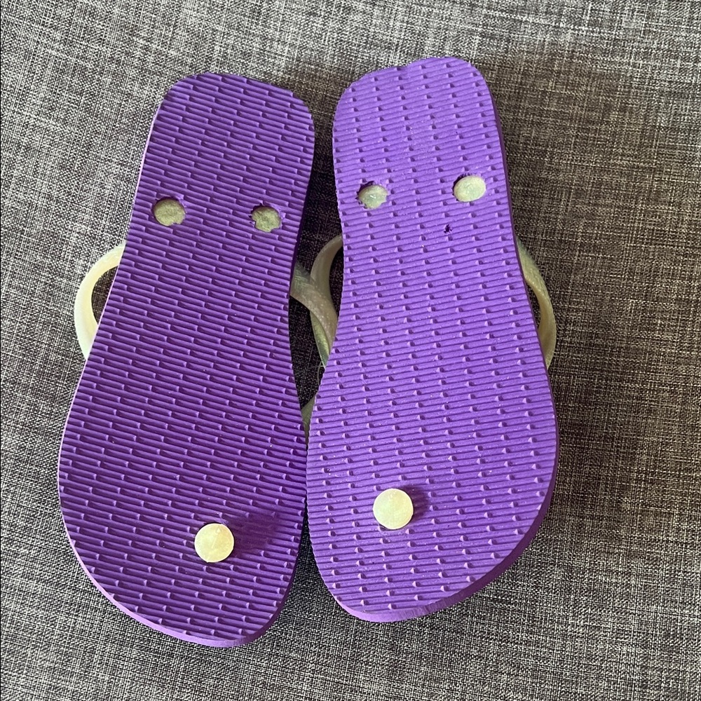 Havaianas Disney Wonder Flip Flops - Purple and Yellow - Picture 4 of 5